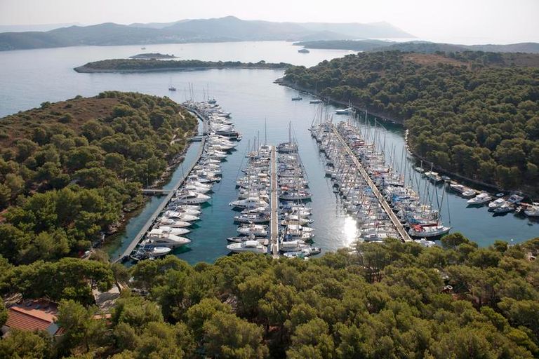 Aci Marina Palmizana